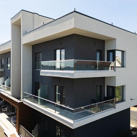 M City Aparthotel 아라드 외부 사진