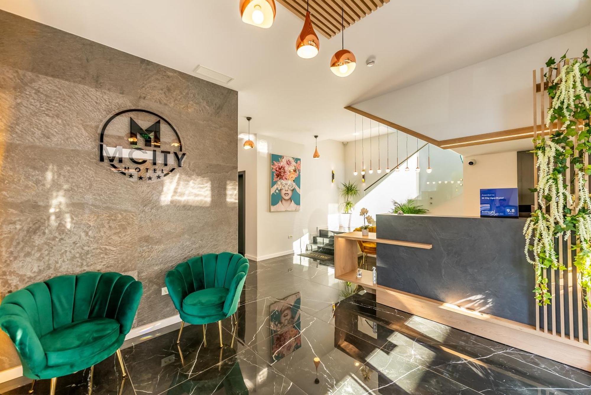 M City Aparthotel 아라드 외부 사진
